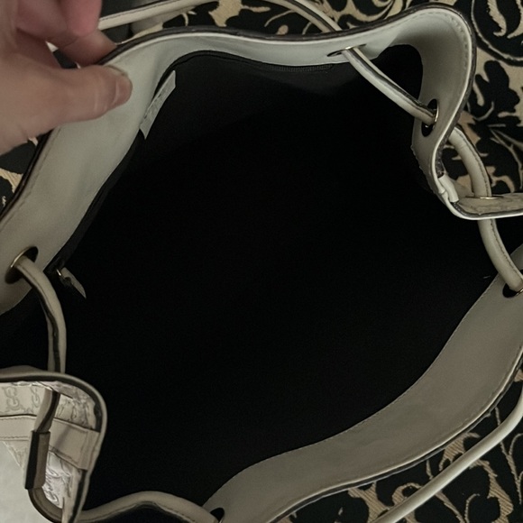 Authentic Gucci Medium Size Tote/Shoulder Bag - Picture 5 of 11